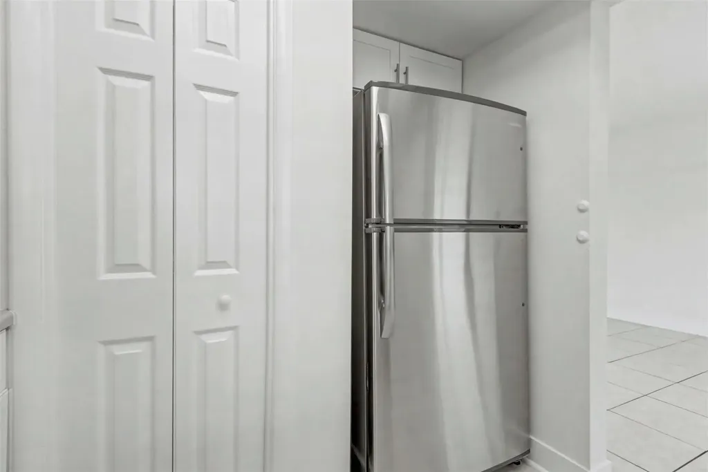 6821-6825 NW 11th Place Plantation FL 33317