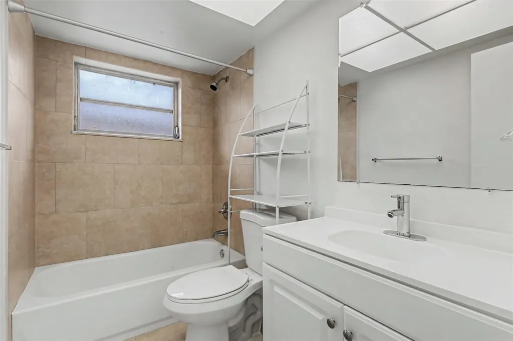 6821-6825 NW 11th Place Plantation FL 33317