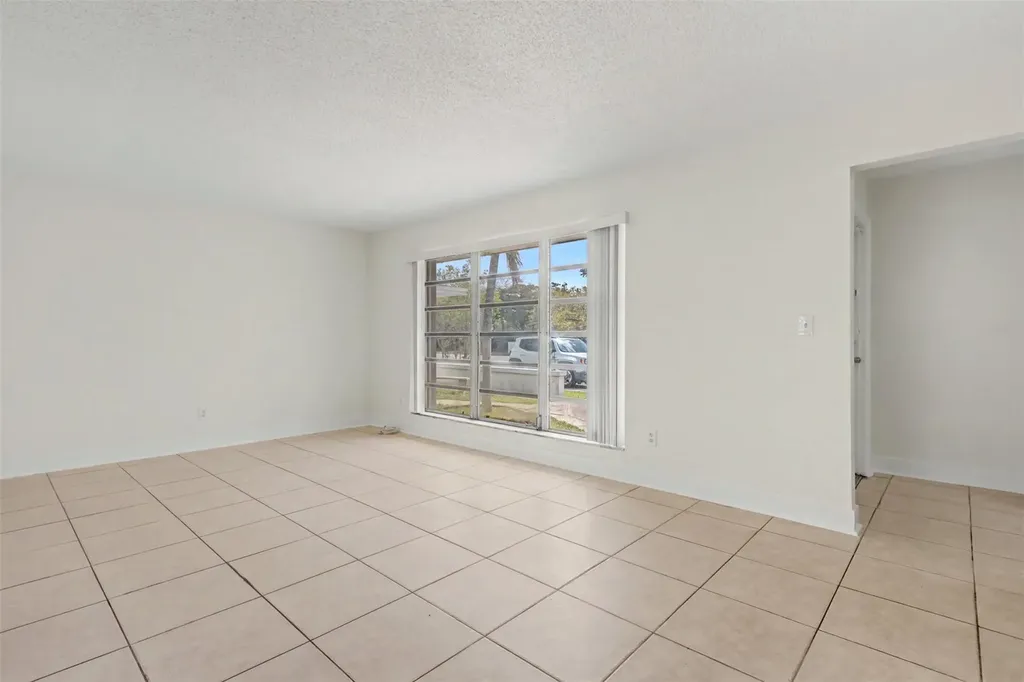 6821-6825 NW 11th Place Plantation FL 33317