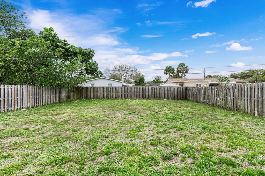 6821-6825 NW 11th Place Plantation FL 33317