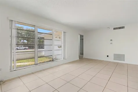 6821-6825 NW 11th Place Plantation FL 33317