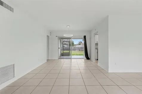 6821-6825 NW 11th Place Plantation FL 33317