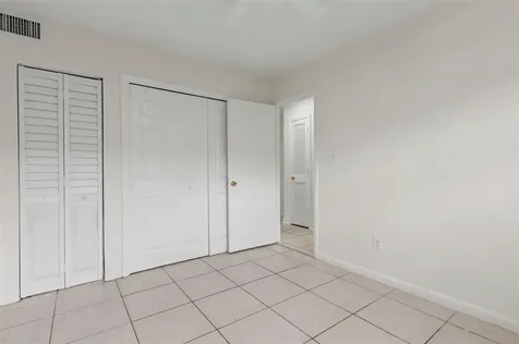 6821-6825 NW 11th Place Plantation FL 33317