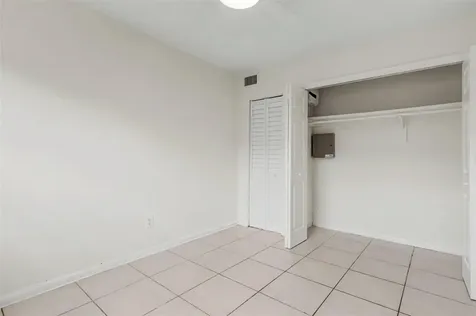 6821-6825 NW 11th Place Plantation FL 33317