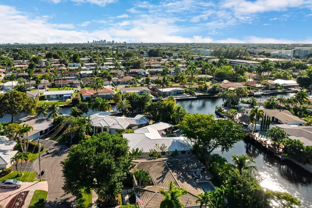 5821 NE 14th Way Fort Lauderdale FL 33334