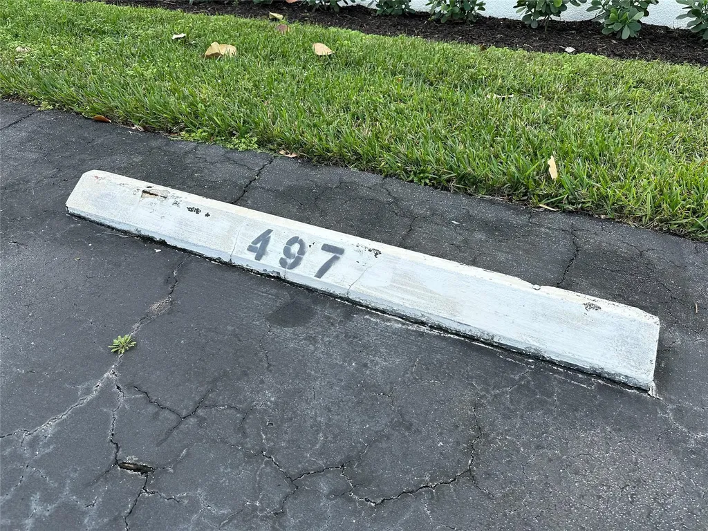 1605 Us Highway 1 V-4 Jupiter FL 33477