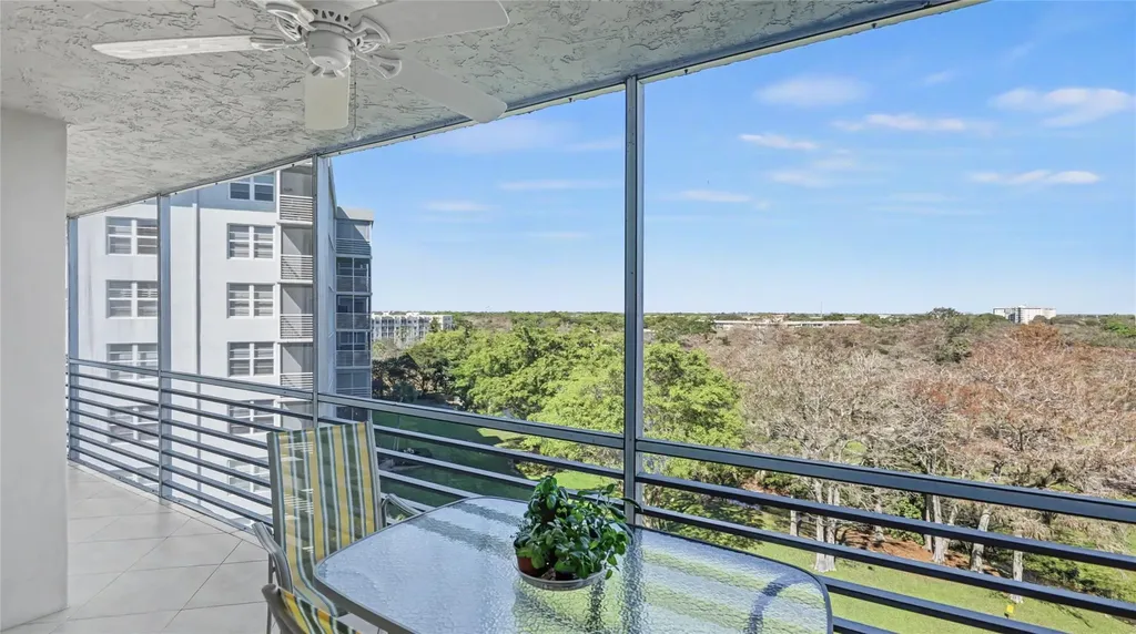 625 Oaks Drive Pompano Beach FL 33069