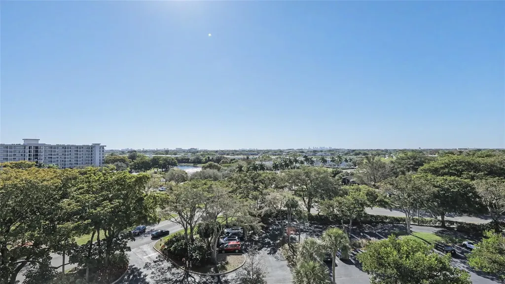 625 Oaks Drive Pompano Beach FL 33069