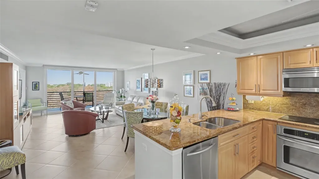 625 Oaks Drive Pompano Beach FL 33069