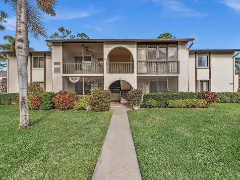 305 Knotty Pine Circle Greenacres FL 33463