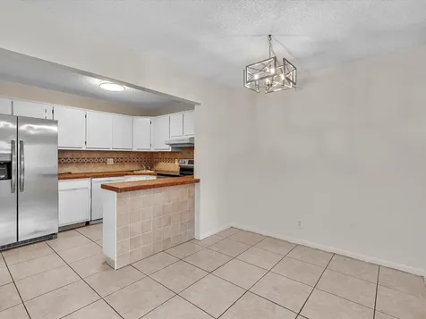 305 Knotty Pine Circle Greenacres FL 33463
