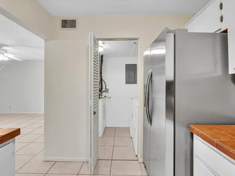 305 Knotty Pine Circle Greenacres FL 33463