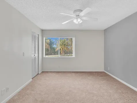 305 Knotty Pine Circle Greenacres FL 33463