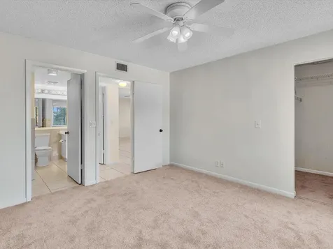 305 Knotty Pine Circle Greenacres FL 33463