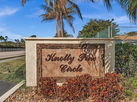 305 Knotty Pine Circle Greenacres FL 33463