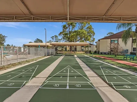 305 Knotty Pine Circle Greenacres FL 33463