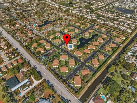 305 Knotty Pine Circle Greenacres FL 33463