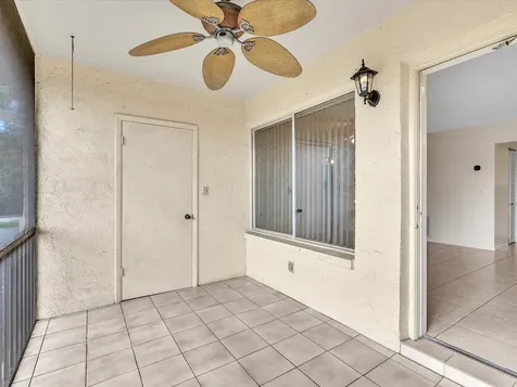 305 Knotty Pine Circle Greenacres FL 33463