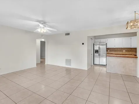 305 Knotty Pine Circle Greenacres FL 33463