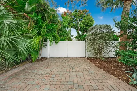 547 E Causeway Boulevard Vero Beach FL 32963