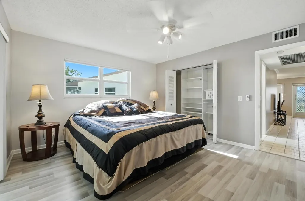 61 Somerset C West Palm Beach FL 33417