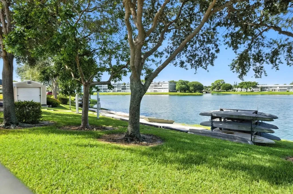 61 Somerset C West Palm Beach FL 33417
