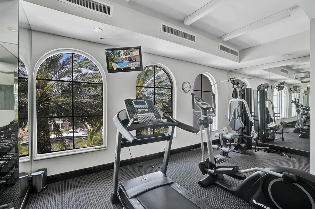 516 Hendricks Isle Fort Lauderdale FL 33301