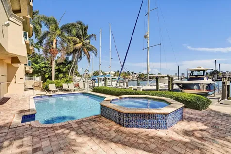 516 Hendricks Isle Fort Lauderdale FL 33301