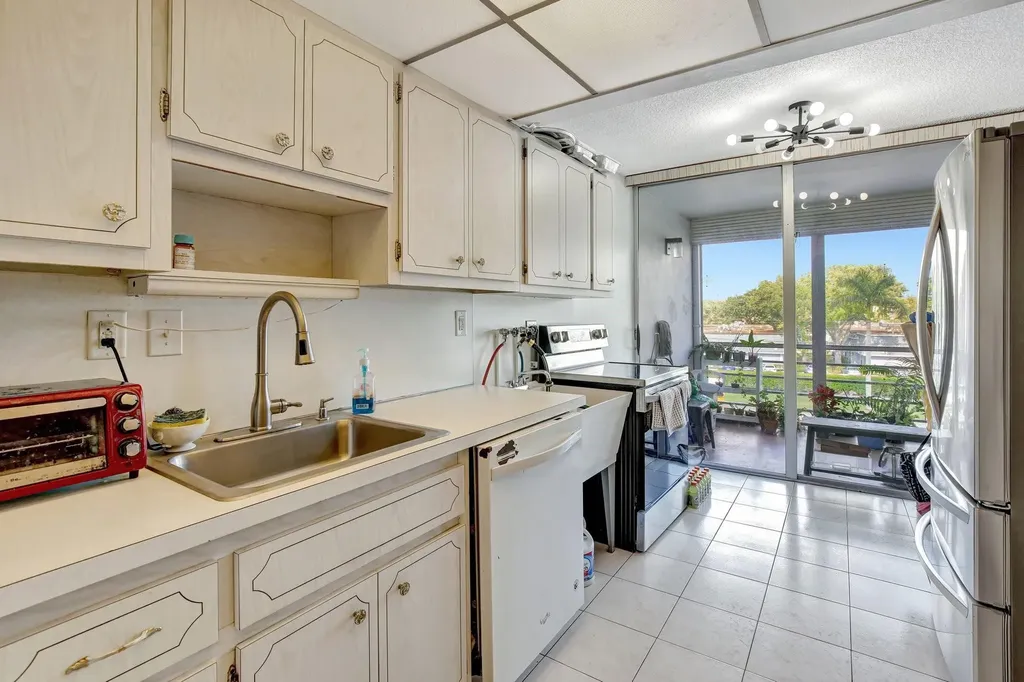6923 Cypress Road Plantation FL 33317