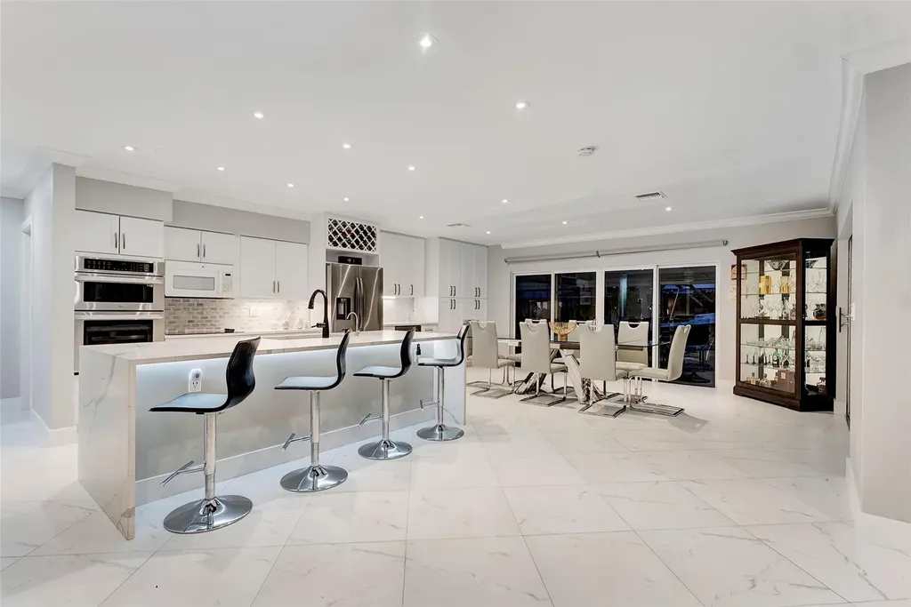 2821 NE 59th Street Fort Lauderdale FL 33308