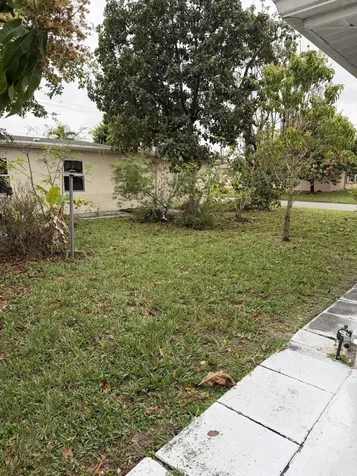 4958 NW 48th Avenue Tamarac FL 33319