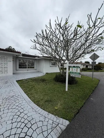 4958 NW 48th Avenue Tamarac FL 33319