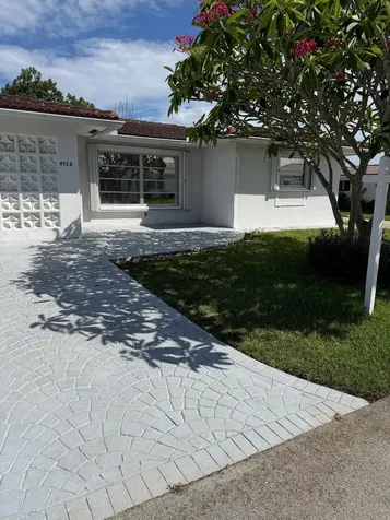 4958 NW 48th Avenue Tamarac FL 33319