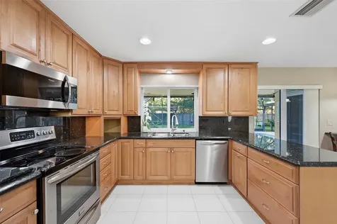 392 NW 113th Terrace Coral Springs FL 33071
