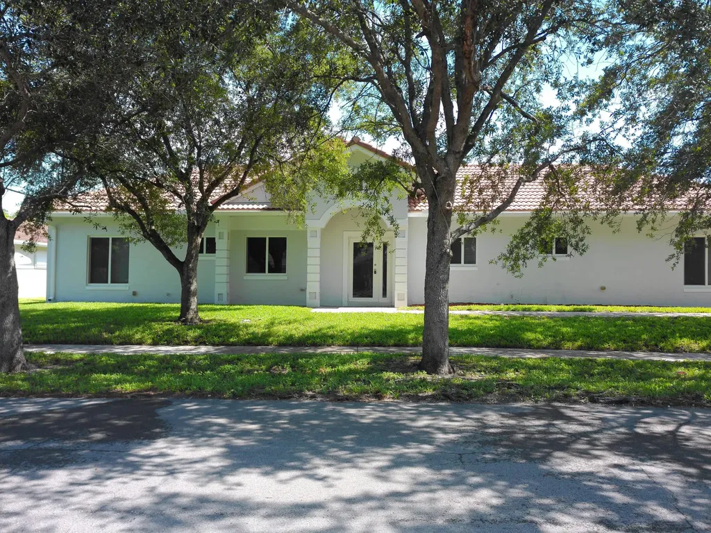 911 NE 12th Avenue Pompano Beach FL 33060