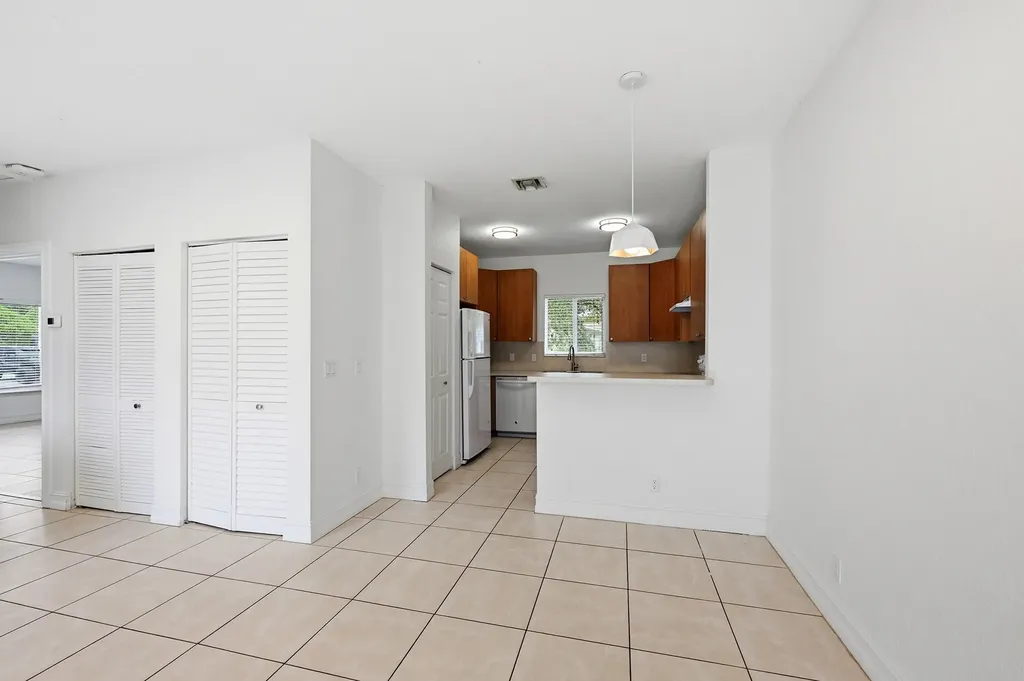 911 NE 12th Avenue Pompano Beach FL 33060