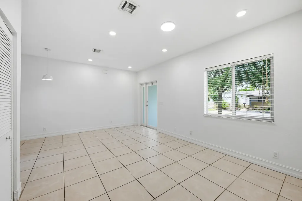 911 NE 12th Avenue Pompano Beach FL 33060