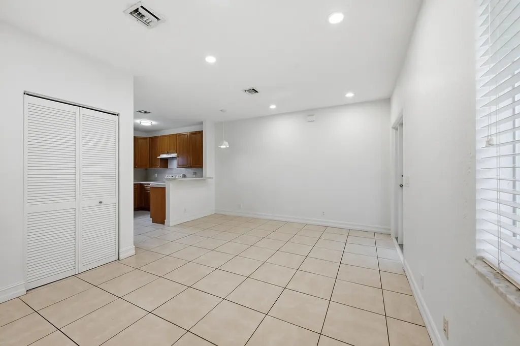 911 NE 12th Avenue Pompano Beach FL 33060