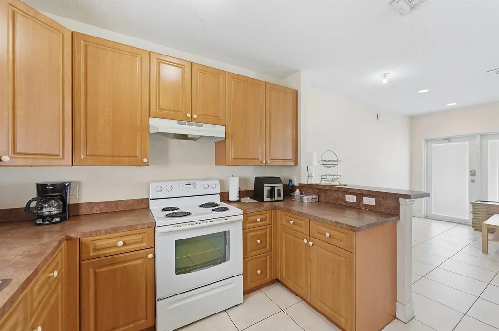 911 NE 12th Avenue Pompano Beach FL 33060