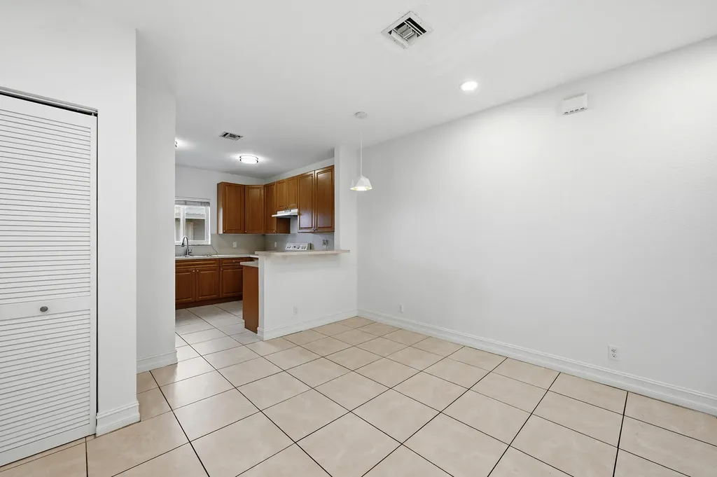 911 NE 12th Avenue Pompano Beach FL 33060