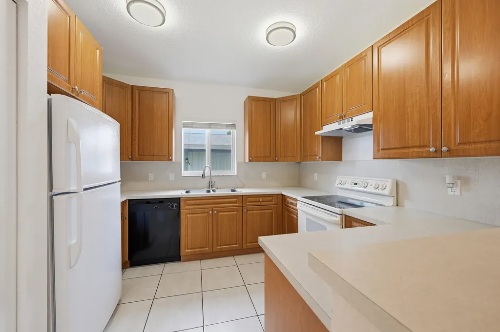 911 NE 12th Avenue Pompano Beach FL 33060