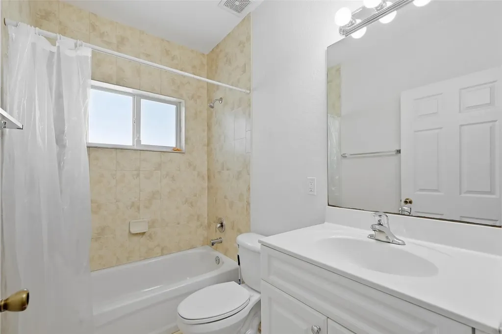 911 NE 12th Avenue Pompano Beach FL 33060
