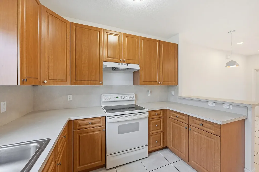 911 NE 12th Avenue Pompano Beach FL 33060