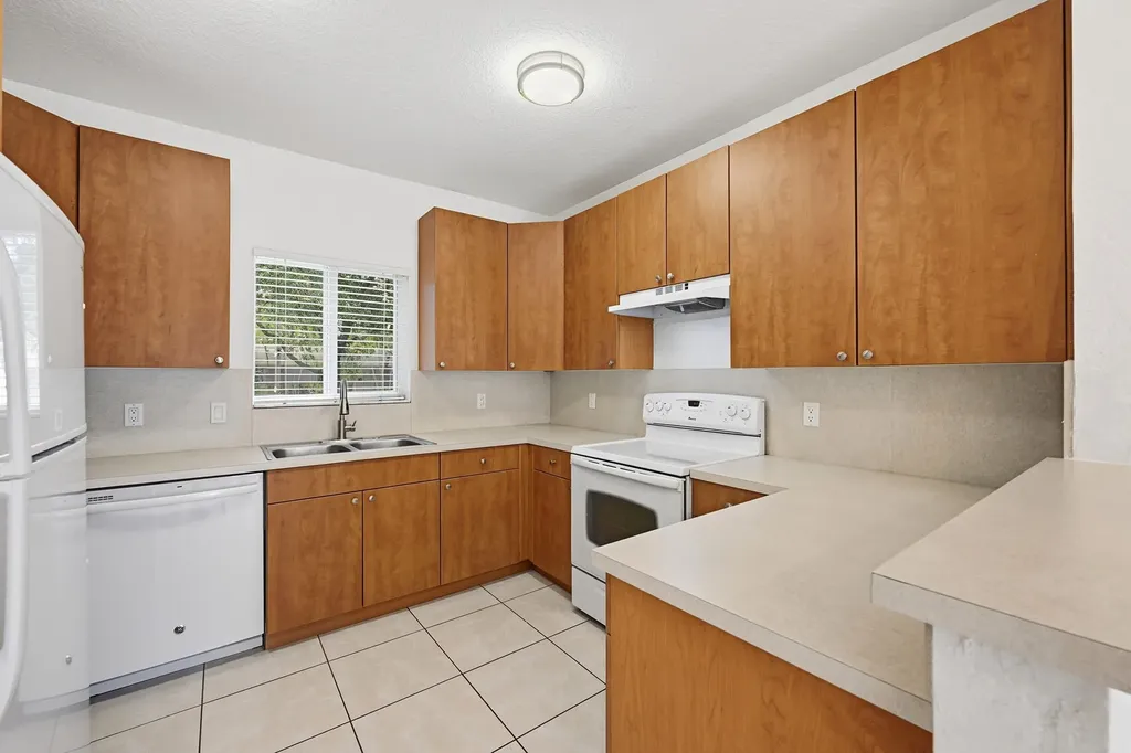 911 NE 12th Avenue Pompano Beach FL 33060