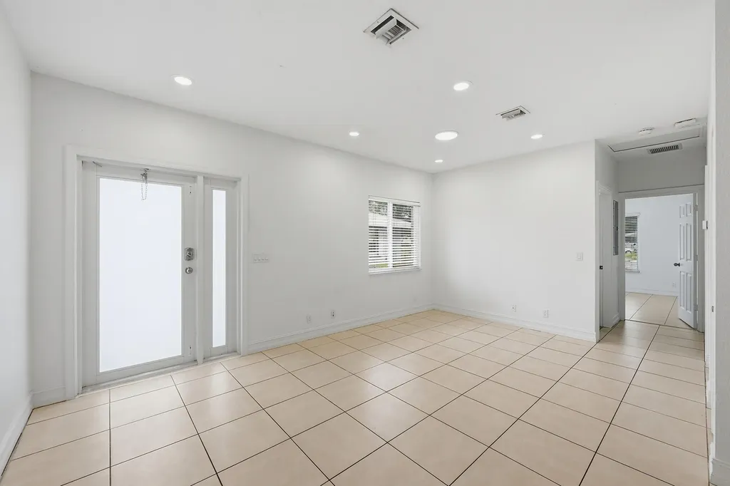 911 NE 12th Avenue Pompano Beach FL 33060