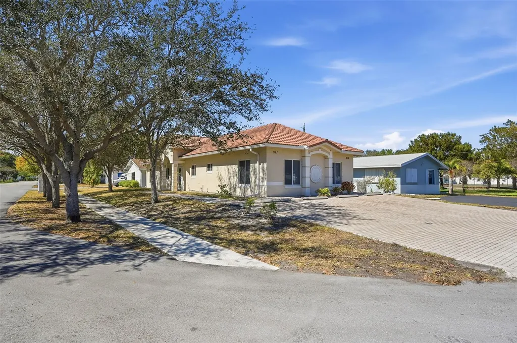 911 NE 12th Avenue Pompano Beach FL 33060