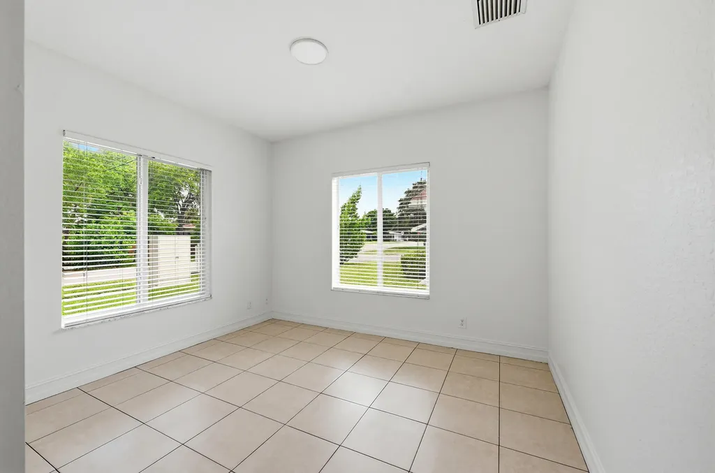 911 NE 12th Avenue Pompano Beach FL 33060
