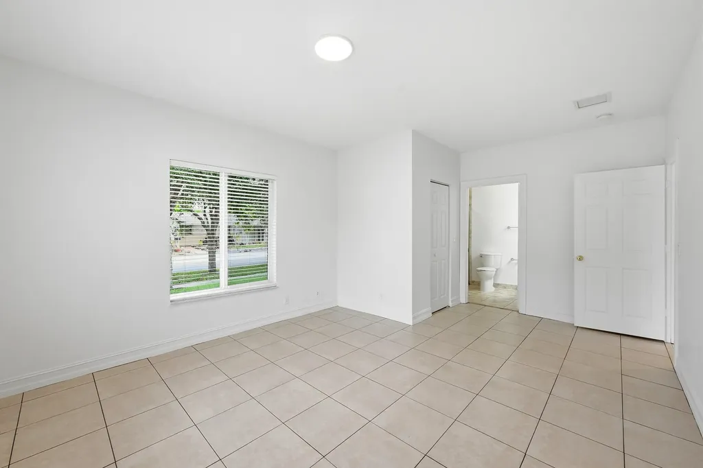 911 NE 12th Avenue Pompano Beach FL 33060