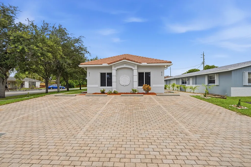 911 NE 12th Avenue Pompano Beach FL 33060