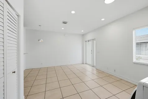911 NE 12th Avenue Pompano Beach FL 33060